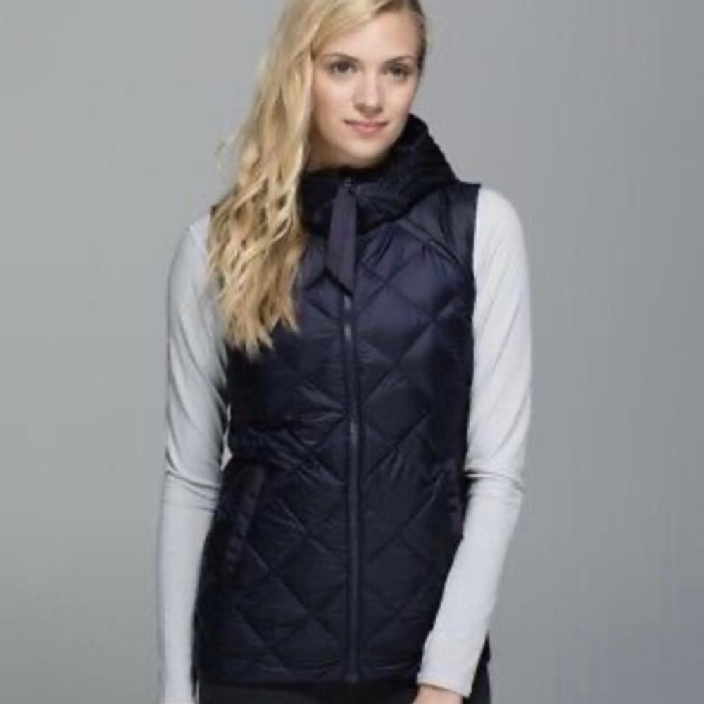 Lululemon The Fluffiest Vest Naval/Cypress Plaid Red Tide Deep Navy EUC